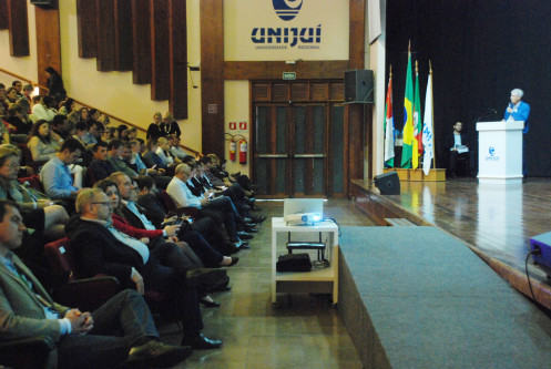 Prefeito assina adesão de Pejuçara à Planificação da Atenção Básica à Saúde