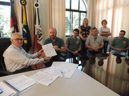 Prefeito declara Festa da Uva e do Trigo patrimônio Cultural do Município. 