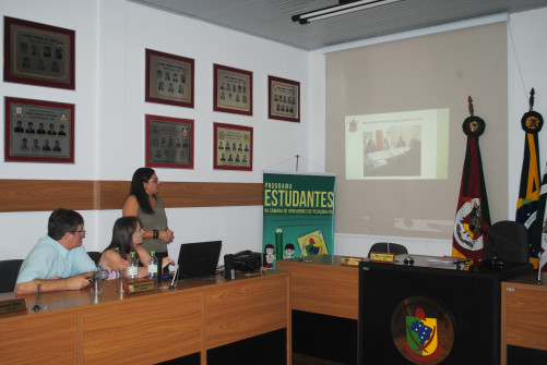 Presidente do Legislativo faz avaliação do semestre e repassa recursos ao Executivo