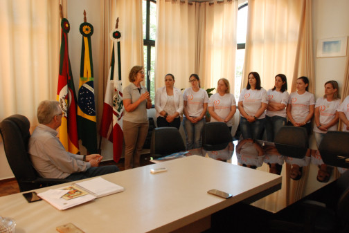 Prefeito entrega Certificados á professores aplicadores e Coordenadores do PDE