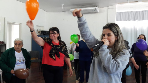 CRAS desenvolve ação com idosos visando potencializar Autoestima 