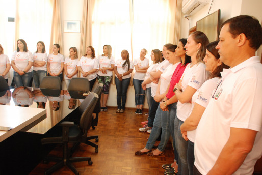 Prefeito entrega Certificados á professores aplicadores e Coordenadores do PDE