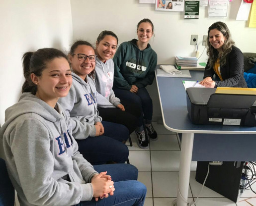 Estudantes enfocam ações em prol dos idosos de Pejuçara em trabalho escolar