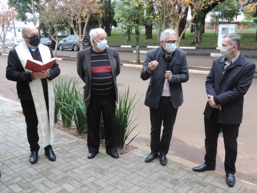 Prefeito participa de inauguração de nova agencia do Sicredi