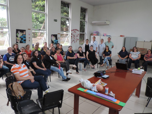 Servidores de escola fazem capacitação sobre Primeiros Socorros