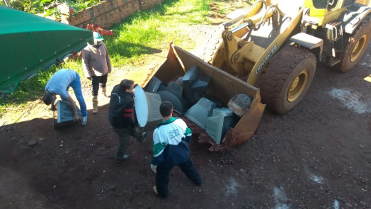Segue a campanha de recolhimento de resíduos eletrônicos em Pejuçara