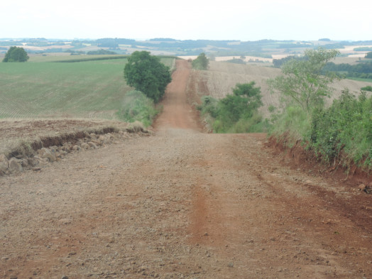 Comunidades do interior são beneficiadas por ações nas estradas