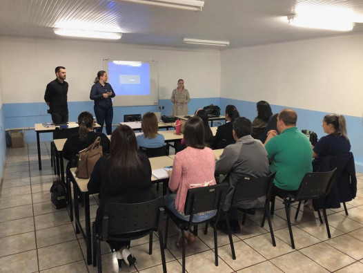 Administração promove capacitação para servidores que atuam no atendimento ao cidadão