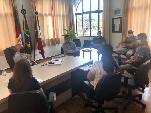 Executivo define ação para reforçar necessidade de manutenção do distanciamento social