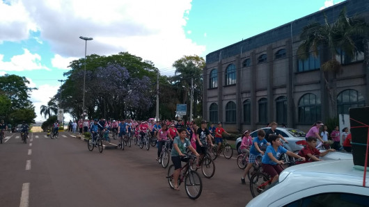 Passeio ciclístico do outubro rosa supera expectativas