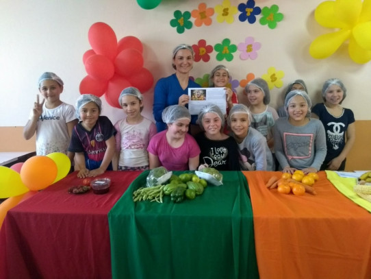 Atividade para alunos da Escola Municipal elenca importância da alimentação saudável 