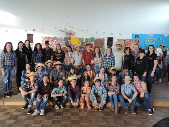 Escola Municipal Pejuçara promove festa junina