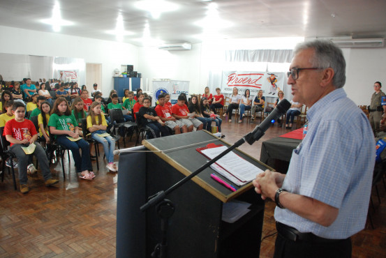 Prefeito participa de formatura do Proerd