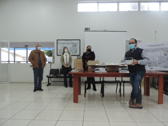 Administração entrega bombas de infusão a setores da saúde de Pejuçara