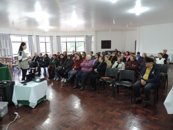 Idosos tem orientações sobre saúde na terceira idade