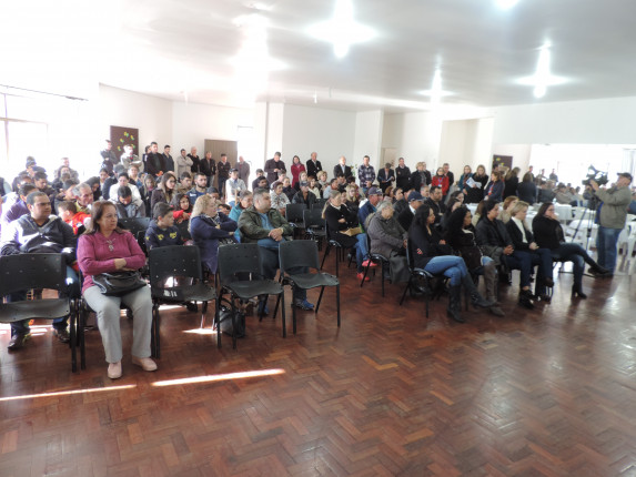 Ato marca entrega de 34 casas aos beneficiários do loteamento Caminho das Palmeiras