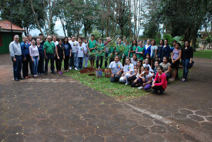 PEJUÇARA COMEMORA O DIA MUNDIAL DO MEIO AMBIENTE