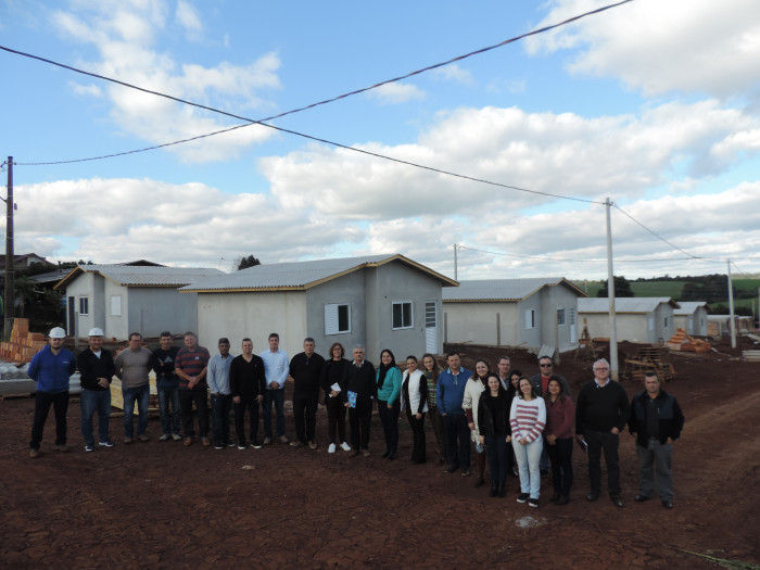 Comitiva visita obras que estão sendo realizadas em Pejuçara.