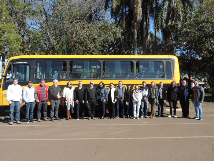 Comitiva visita obras que estão sendo realizadas em Pejuçara.
