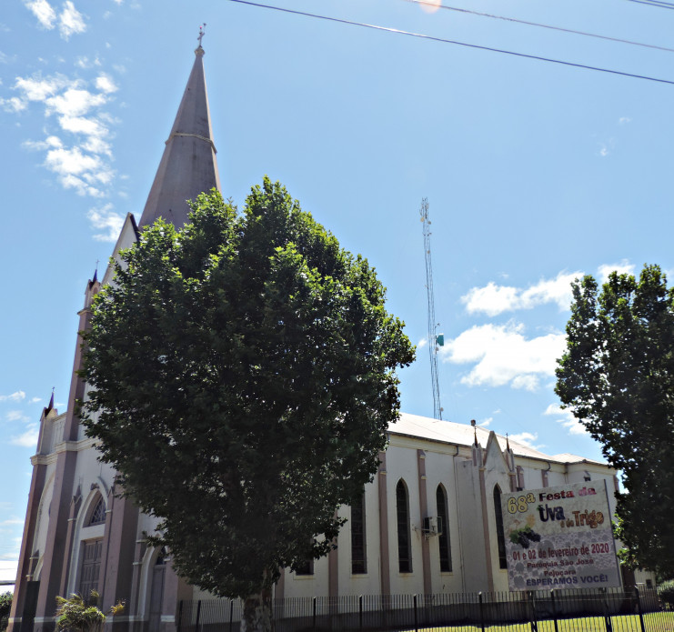 Prefeito declara Festa da Uva e do Trigo patrimônio Cultural do Município. 