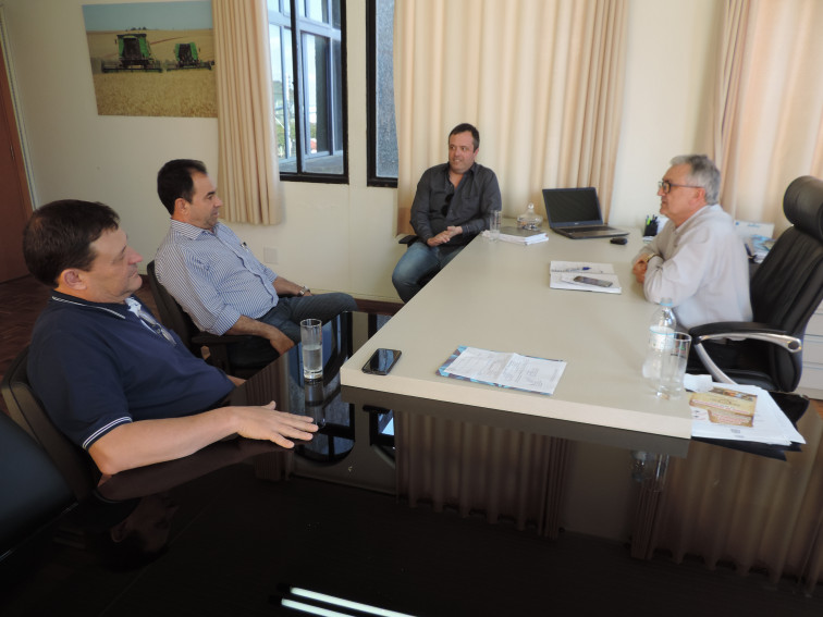 Buzzatti recebe visita do ex-prefeito de Condor