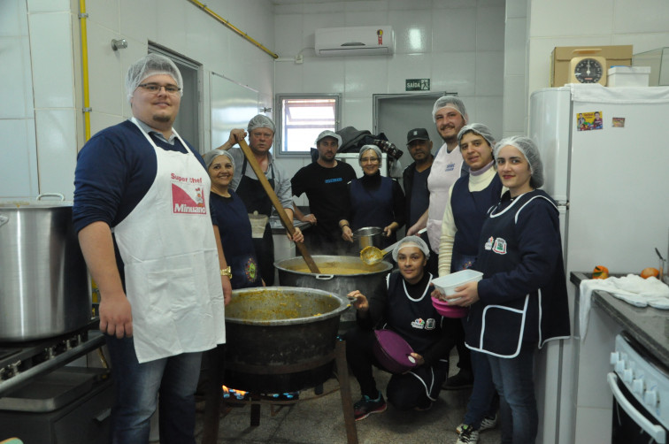 EMEI Maria Schuster homenageia os pais.