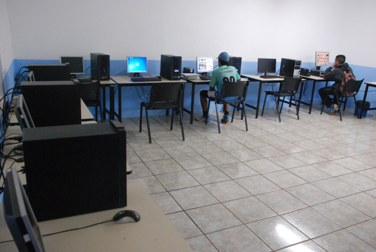 Comunidade dispõe de serviços gratuitos no Telecentro de Pejuçara