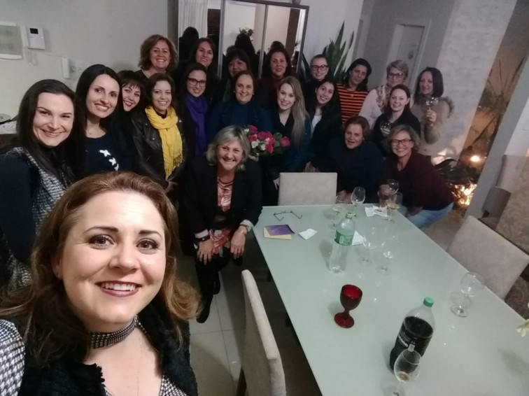 Primeira Dama homenageada por servidoras do Centro Administrativo