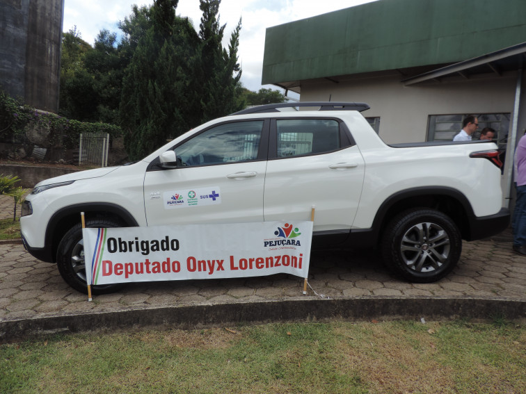 Secretaria Municipal da Saúde recebe Fiat Toro