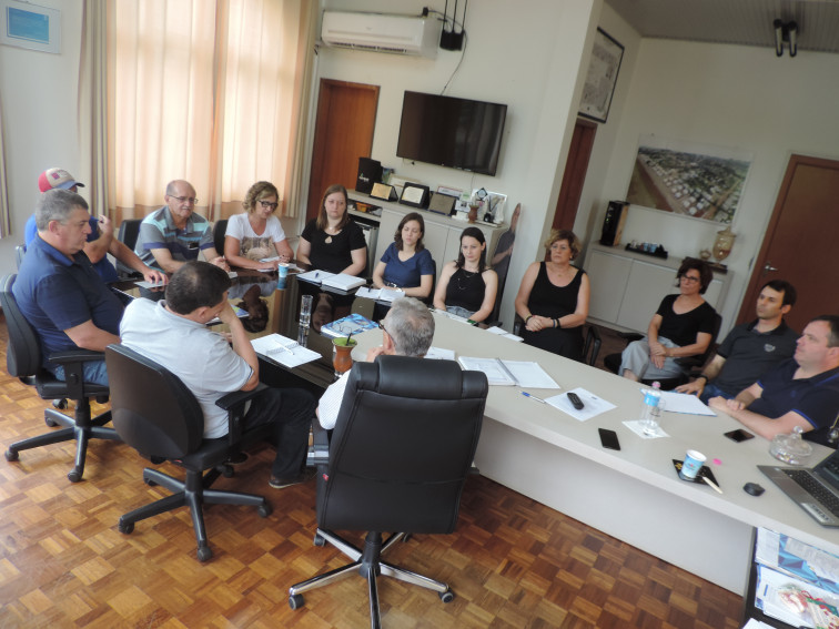 Prefeito reúne secretários para avaliar 2019