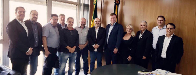 Prefeito Buzzatti discute serviços oferecidos pelos consórcios públicos em Porto Alegre