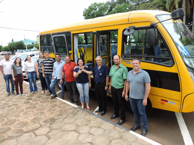 Pejuçara recebe mais um ônibus para o TE