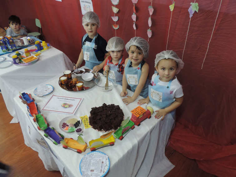 Emei realiza 1ª Feira de pequenos artistas e grandes cientistas