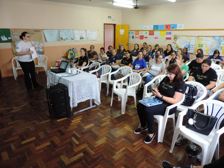 Professores têm dia de estudos sobre a BNCC