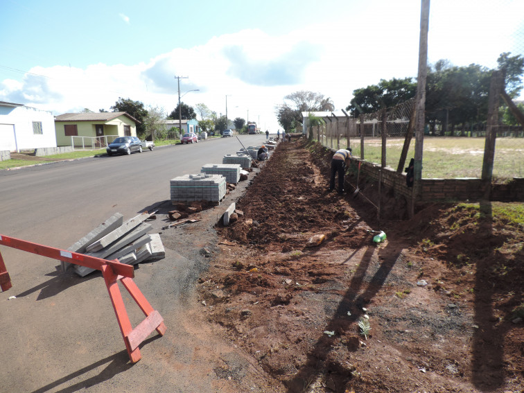 Obra de passeio público beneficiará idosos e portadores de necessidades especiais