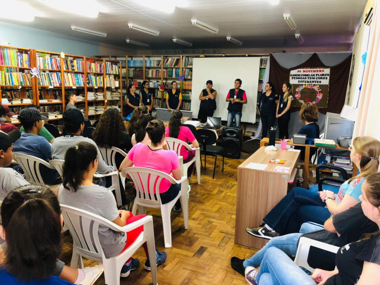 Mobilização contra o mosquito da dengue envolve alunos e comunidade escolar de Pejuçara