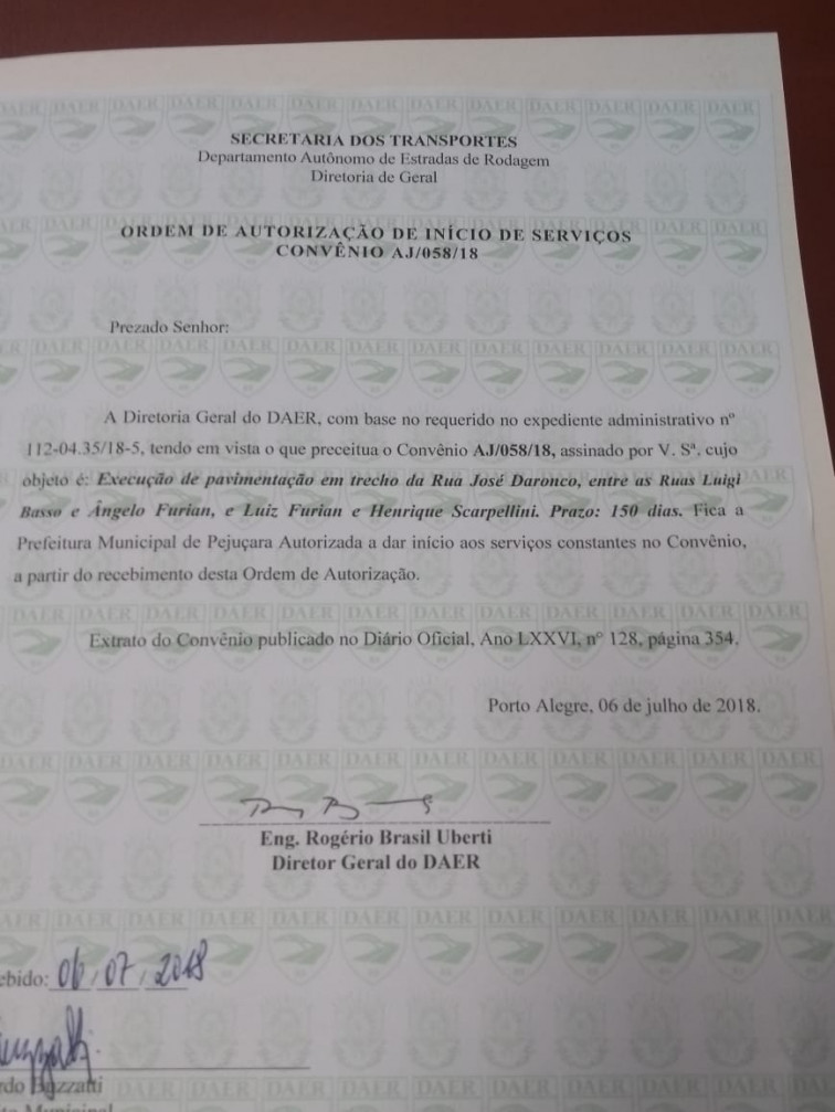 Assinada autorização de início dos serviços da obra de calçamento em Pejuçara
