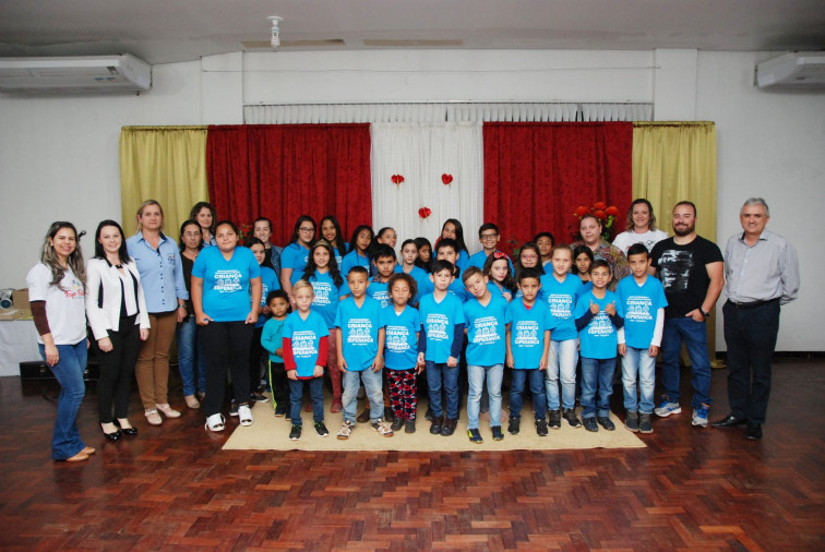 Emoção marca noite de homenagem as mães 