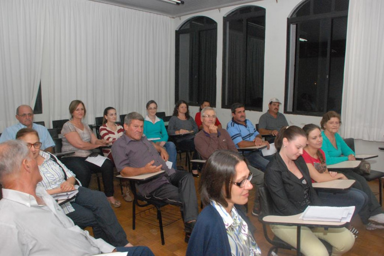 Comissão prepara a criação do Conselho Municipal do Idoso