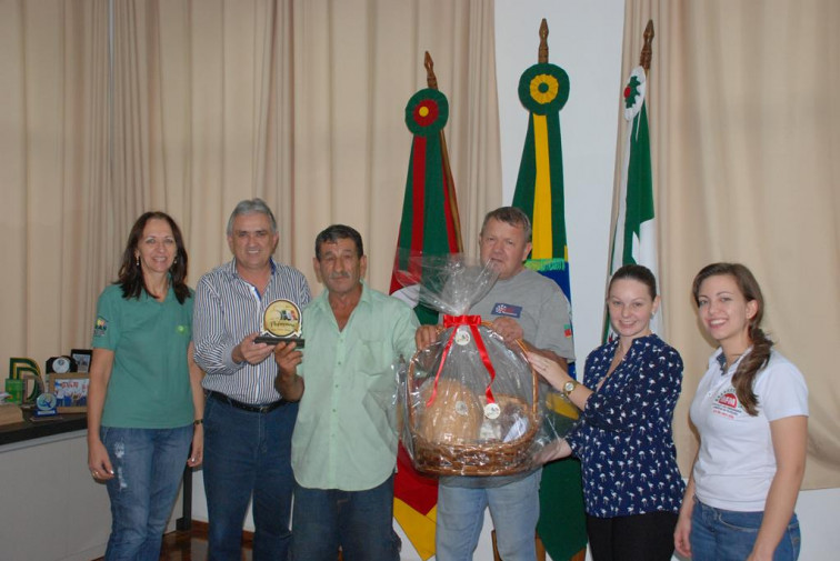 Pejuçara recebe carga de donativos para a comunidade