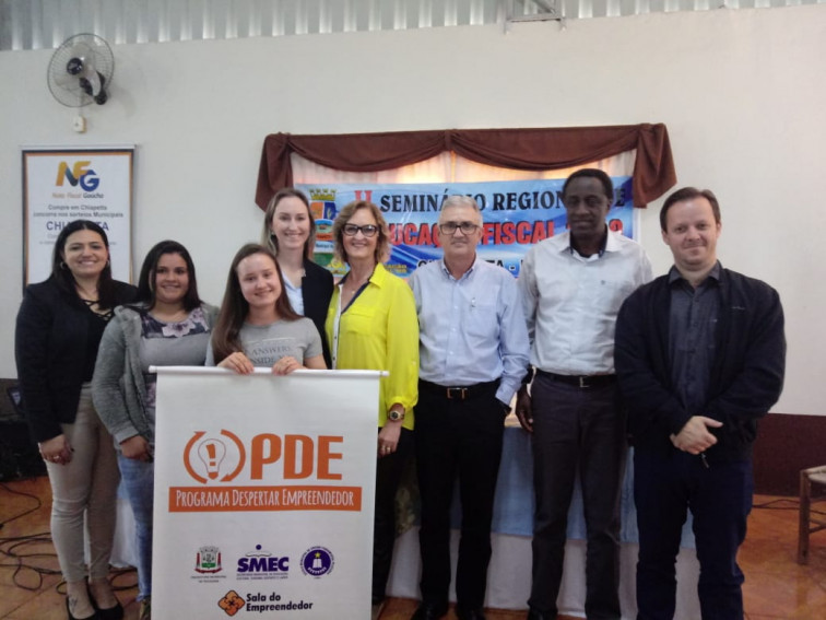 Pejuçara apresenta boas práticas do PDE em seminário regional realizado em Chiapetta