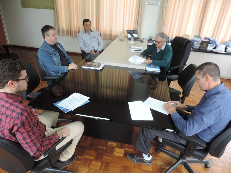 Assinado convênio que autoriza repasse para compra de equipamentos para o Hospital