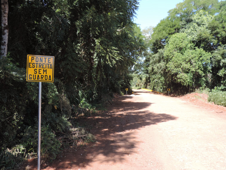Obra de ponte em Santa Apolônia facilitará acesso de máquinas de grande porte