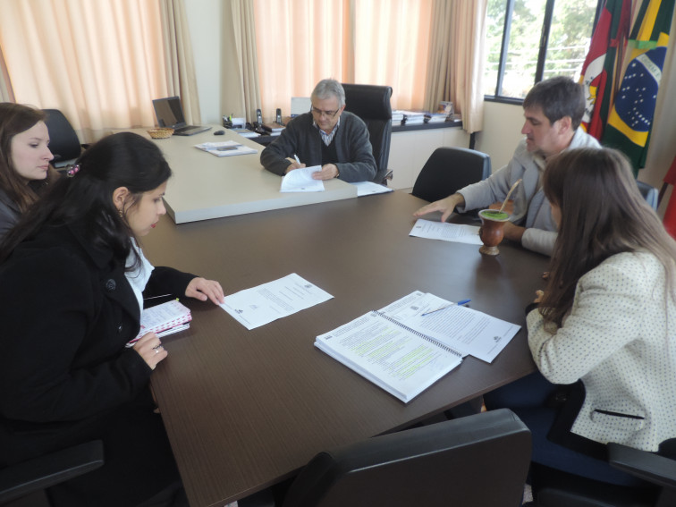 ADMINISTRAÇÃO PÚBLICA MUNICIPAL CELEBRA PARCERIA COM A UNIAPE