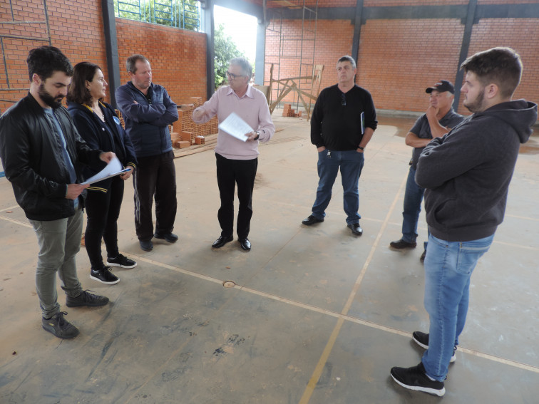 Obras do Ginásio Poliesportivo da Escola Municipal atingem 62% do previsto