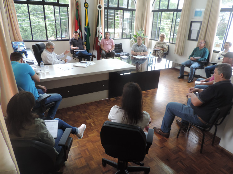 Prefeito reúne secretários para delinear novas medidas de enfrentamento ao Coronavírus