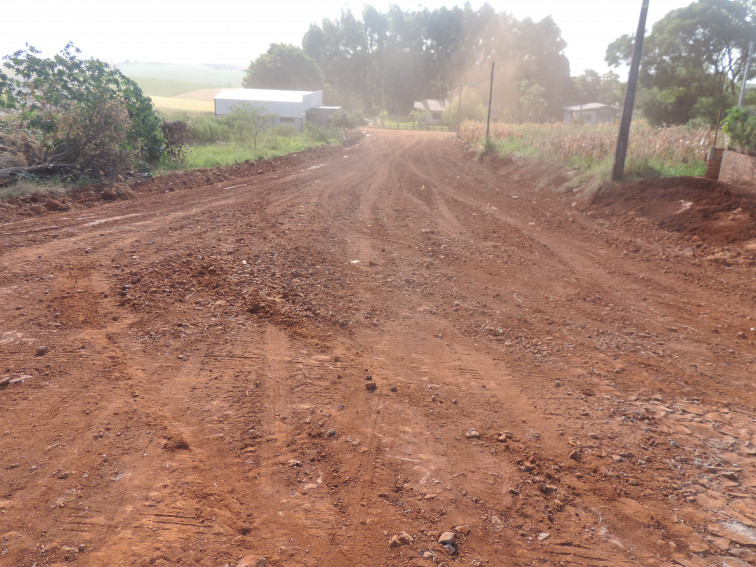 Administração vai usar recursos próprios para concluir obra conveniada para calçamento
