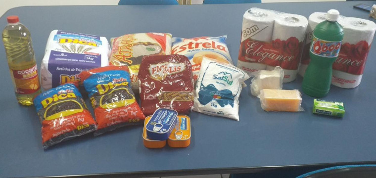 Famílias em situação de vulnerabilidade recebem cestas básicas emergenciais